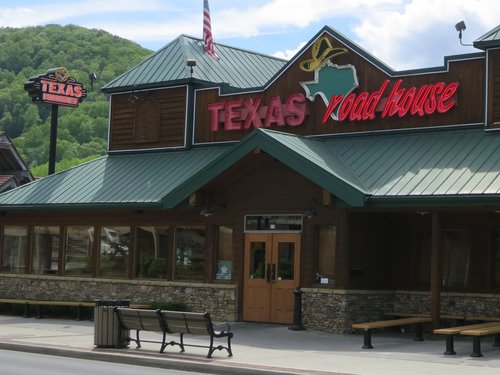 Alamo Steakhouse: The premiere steakhouse in Pigeon Forge and Gatlinburg, Alamo specializes in EVERYTHING you came to the South to enjoy - Texas-sized steaks, ribs, chicken, burgers and even some seafood...